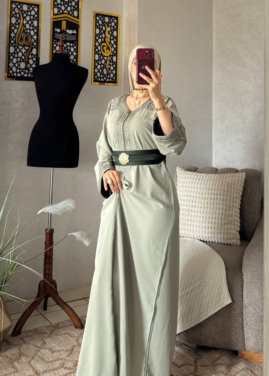 قفطان مغربي لعيد الأضحى بلون أخضر فاتح